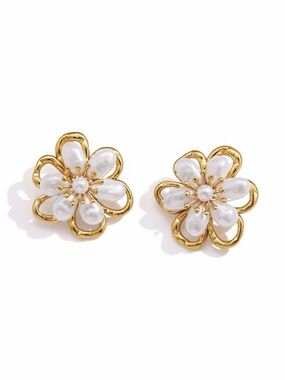 18K Gold Plated White Floral Pearl Stud Earrings